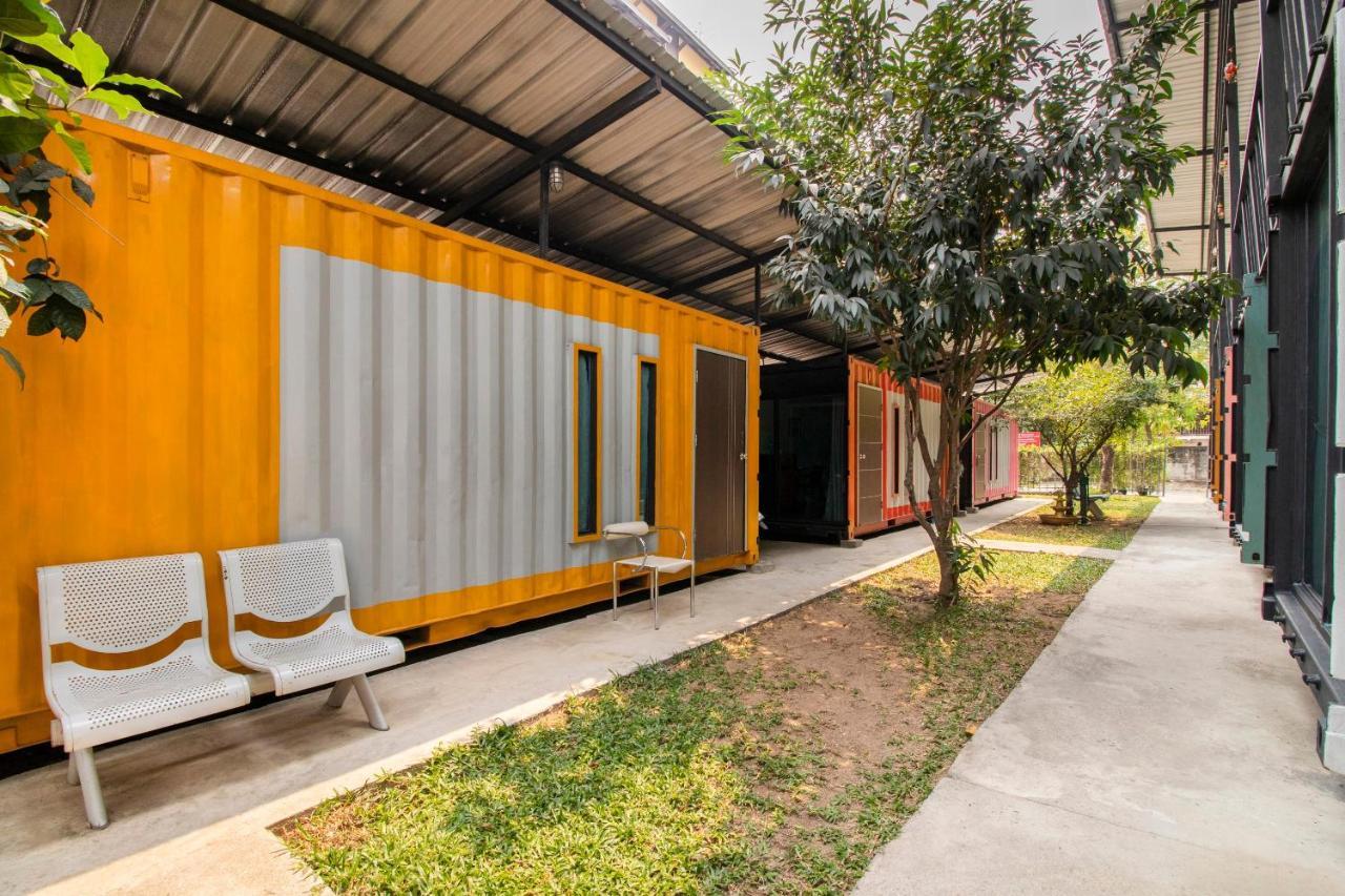 Oyo 673 Nice Sleep Box Hotel Chiang Mai Exterior foto