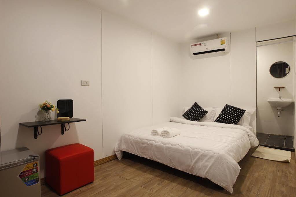 Oyo 673 Nice Sleep Box Hotel Chiang Mai Exterior foto