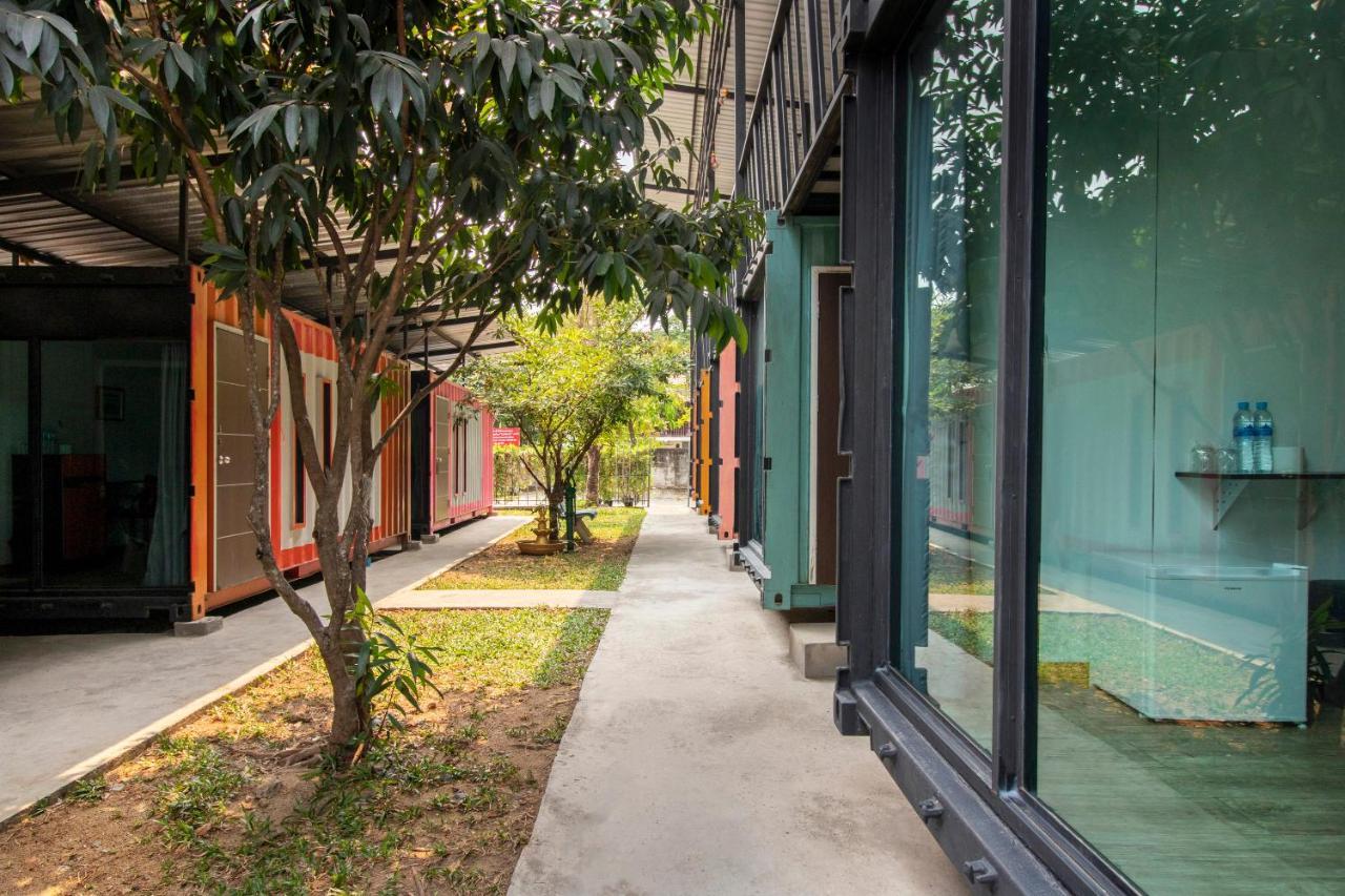 Oyo 673 Nice Sleep Box Hotel Chiang Mai Exterior foto